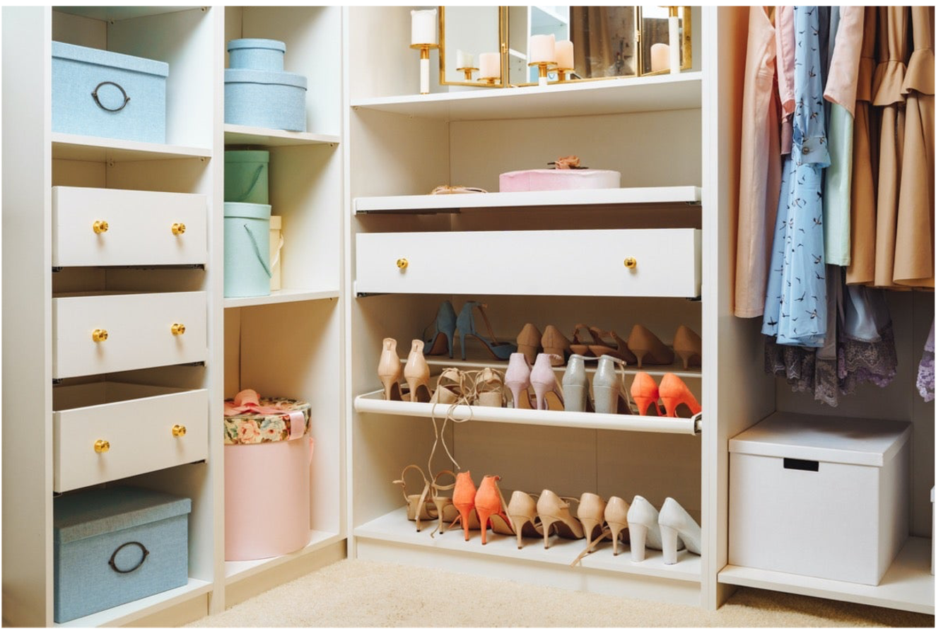 CLOSET ORGANIZING SERVICES